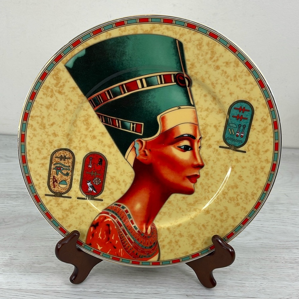 Limoges Royal Porcelain Sculpture “ Nefertiti” Plate Rimmed in Gold